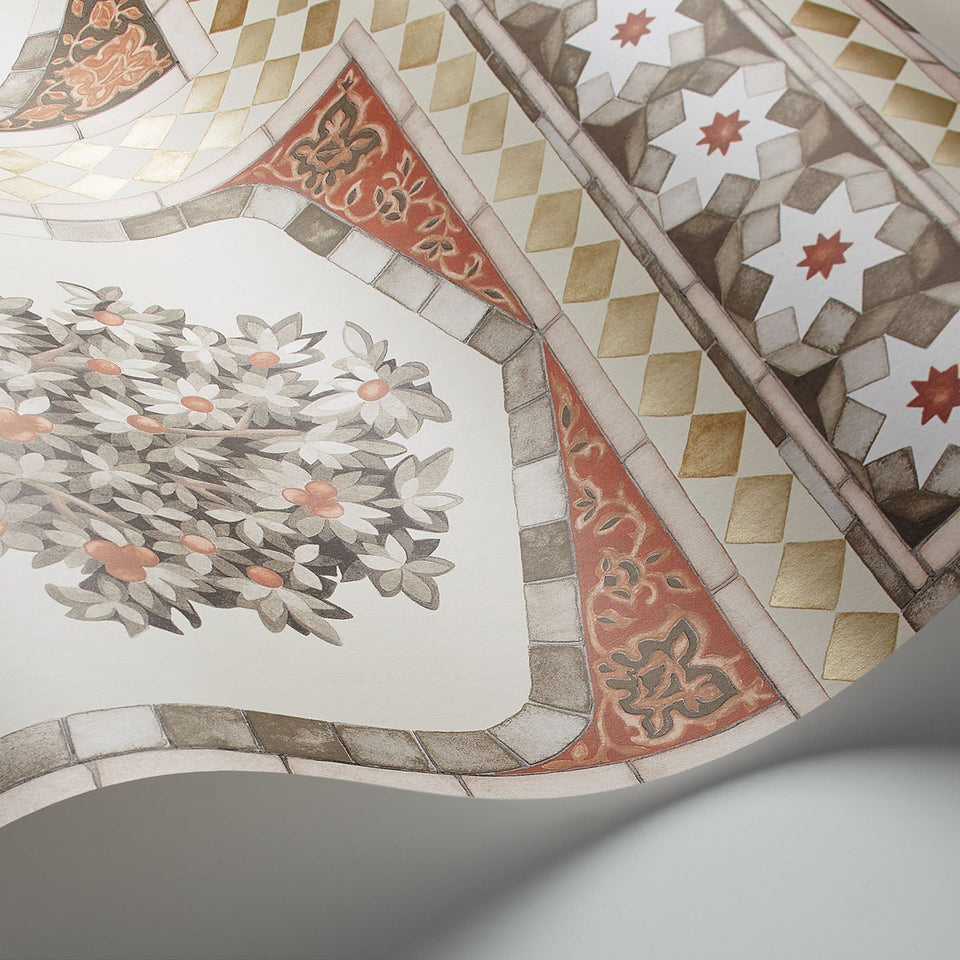 Sultan’s Palace wallpaper by Cole & Son in Metallic Gold & Spice, surface detail