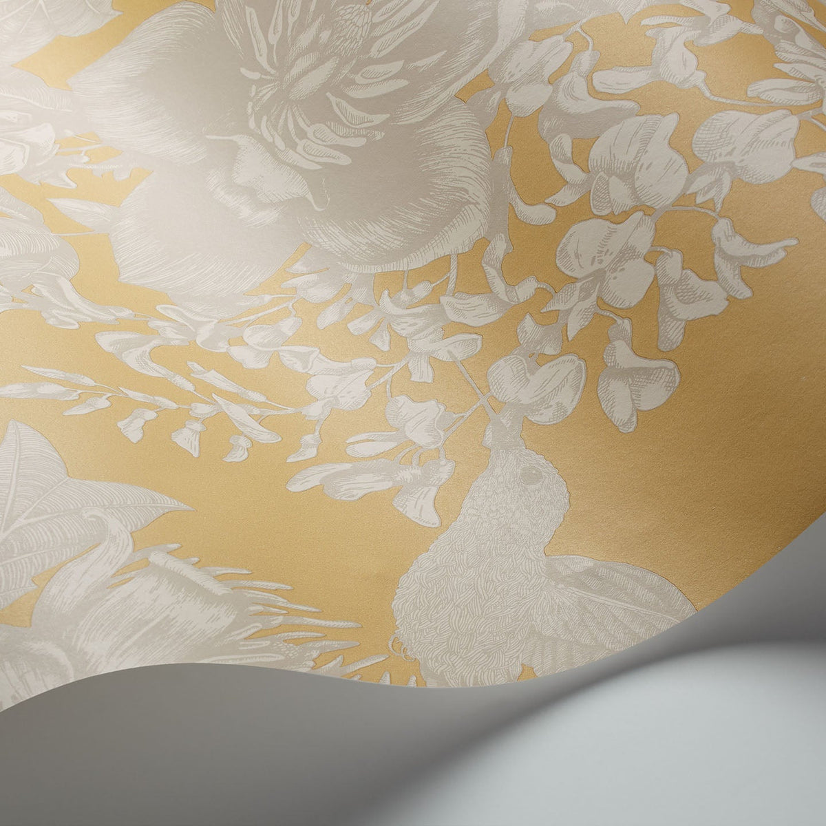 Tivoli wallpaper by Cole & Son in White on Ochre, surface detail