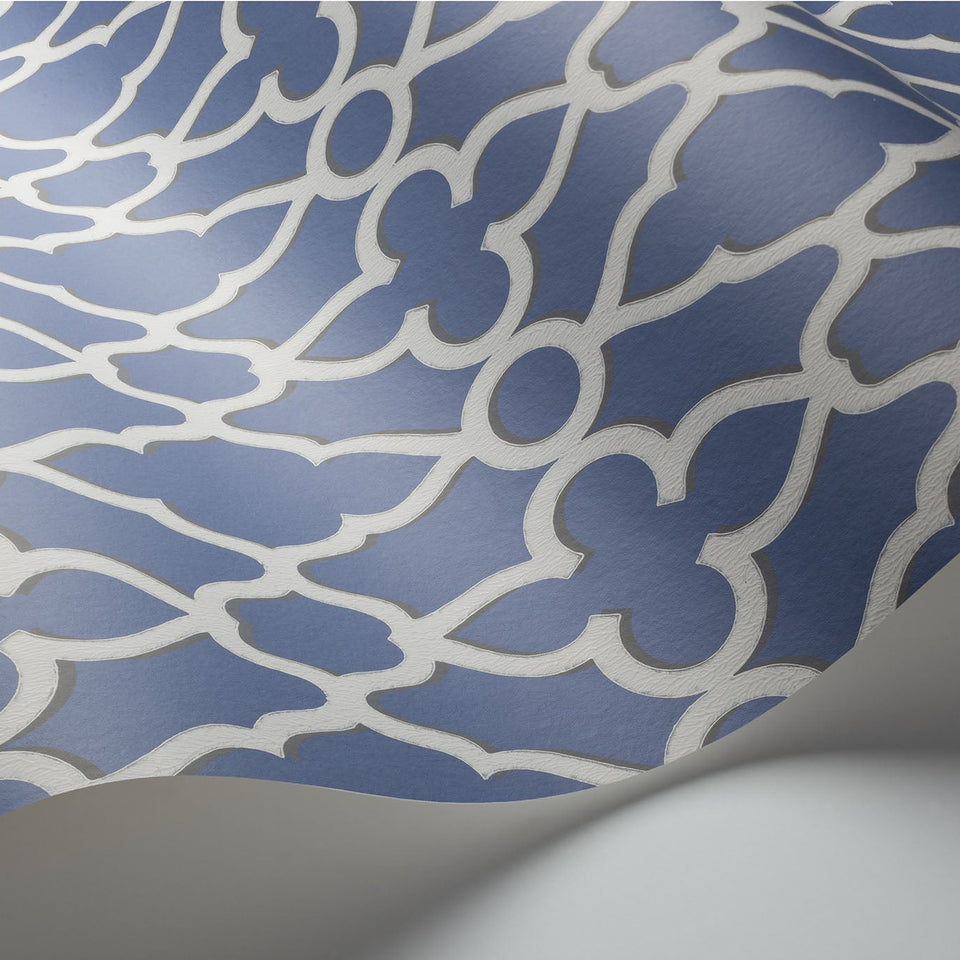 Treillage wallpaper by Cole & Son in White on Hyacinth, surface detail