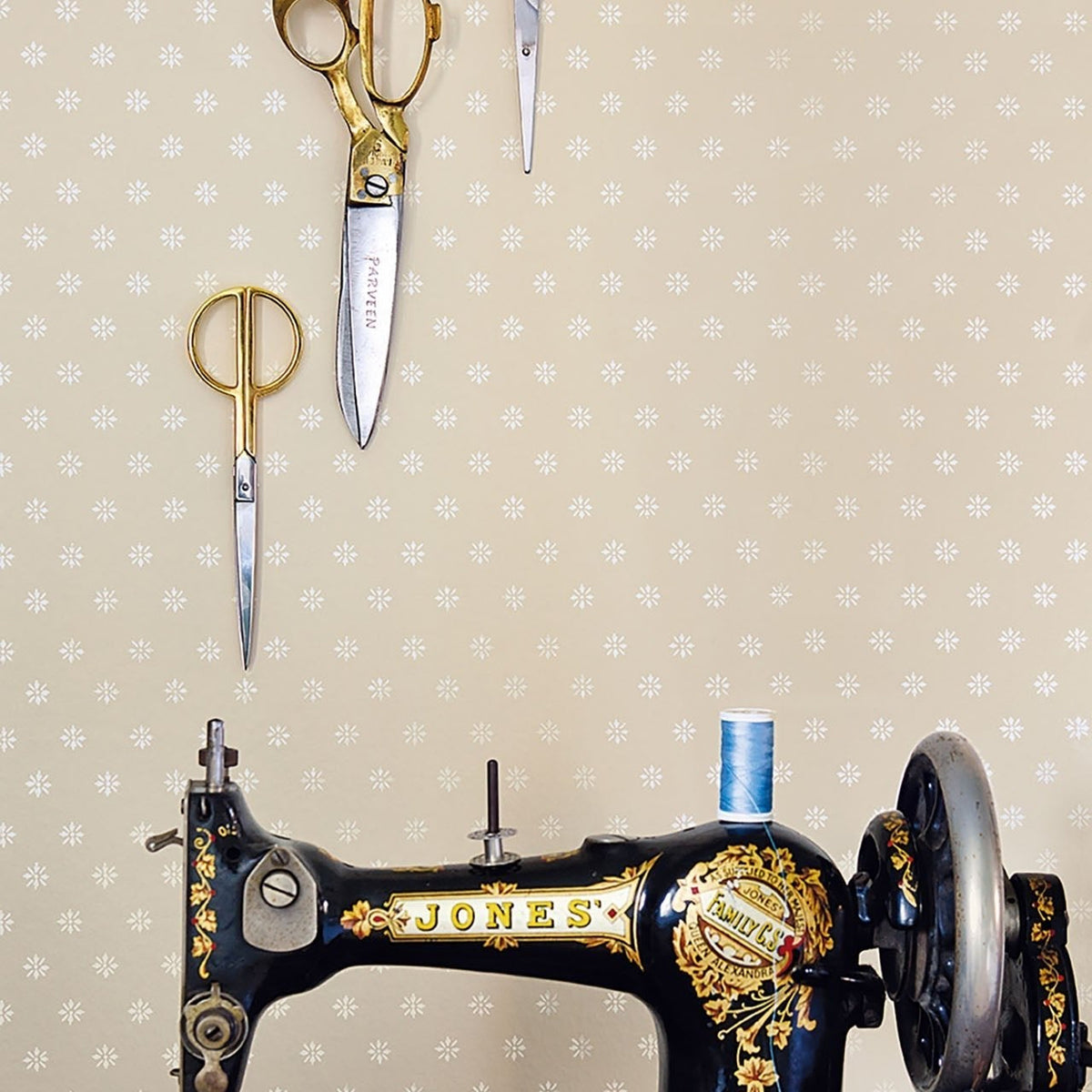 Victorian Star wallpaper by Cole & Son in Safari in a styled interior