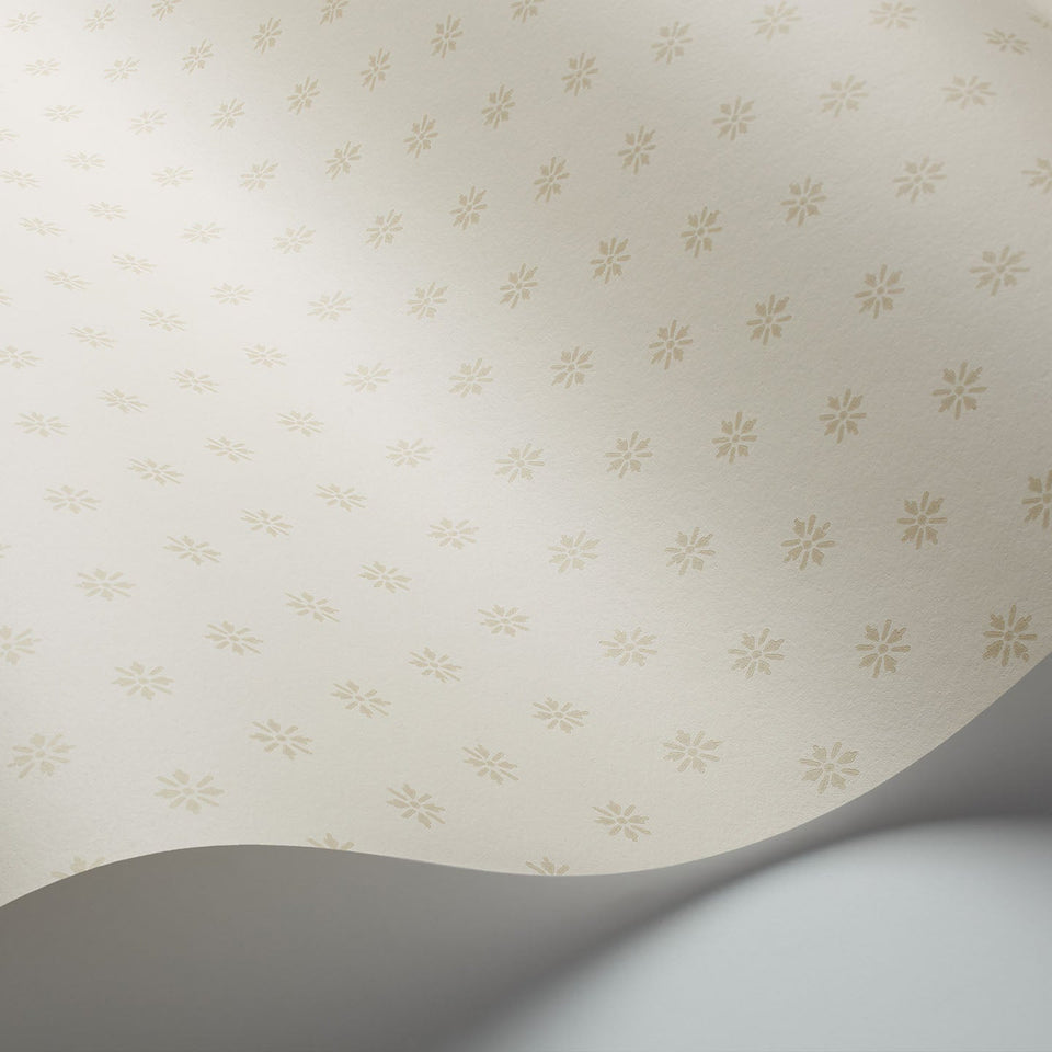 Victorian Star wallpaper by Cole & Son in White, curved wallpaper detail