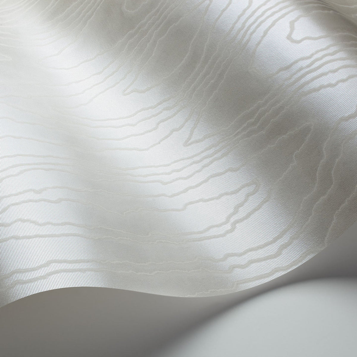 Cole & Son Watered Silk wallpaper in Mica Grey detail