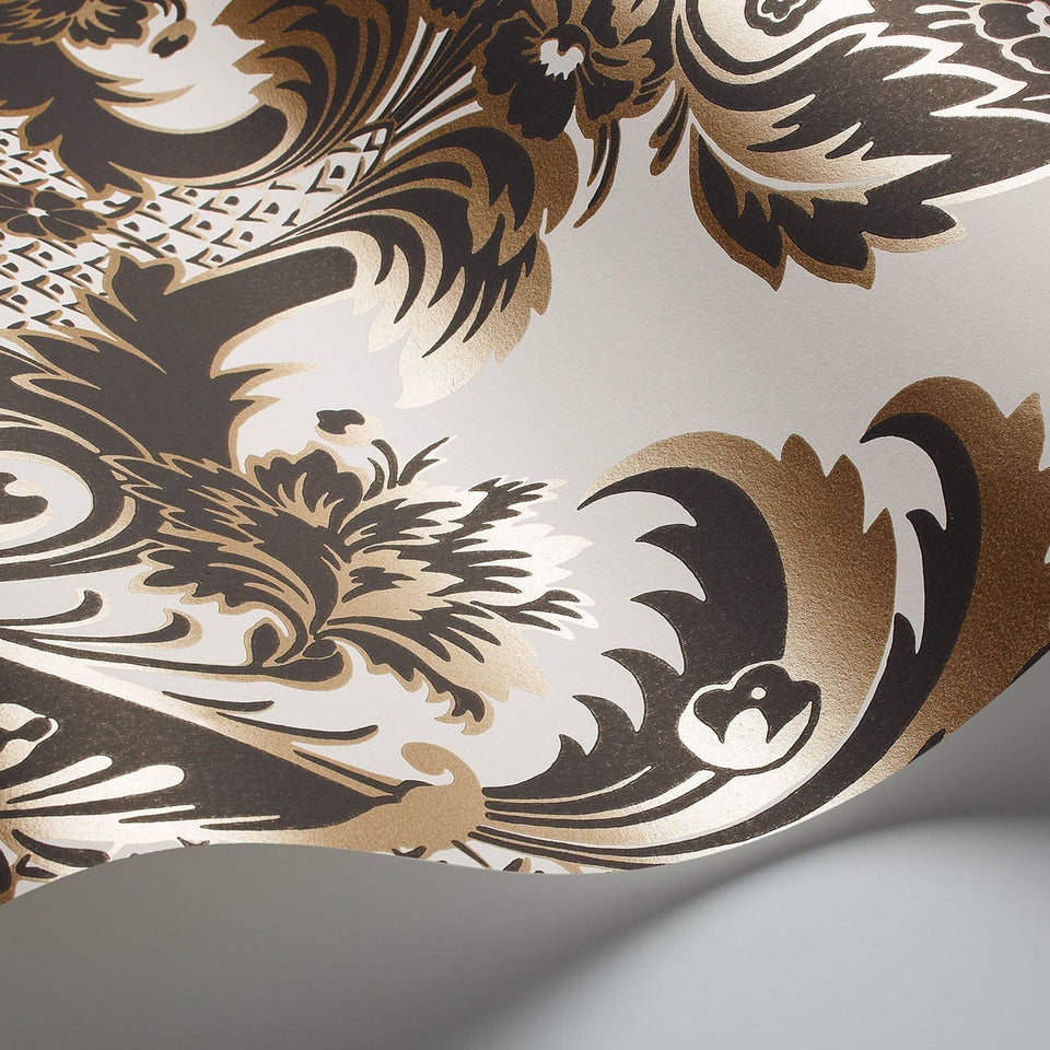 Cole & Son Wyndham wallpaper in Metallic Gold & Charcoal on Chalk — wallpaper detail