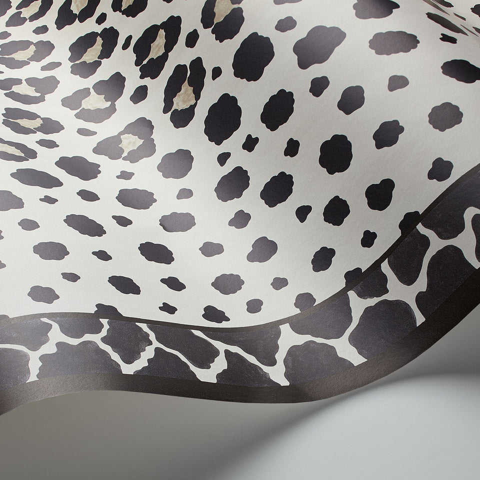 Cole & Son Zulu Border in Linen & Black — border detail