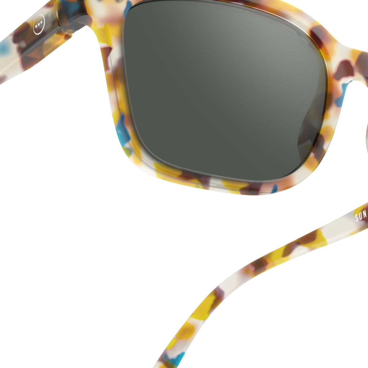 Frame and lens detail of IZIPIZI #L Sunglasses in Blue Tortoise