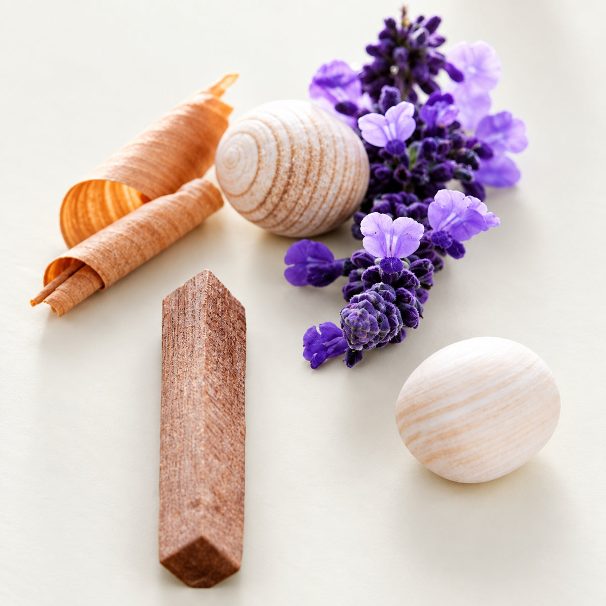 No.02 Le Long Fond Candle by Maison Louis Marie