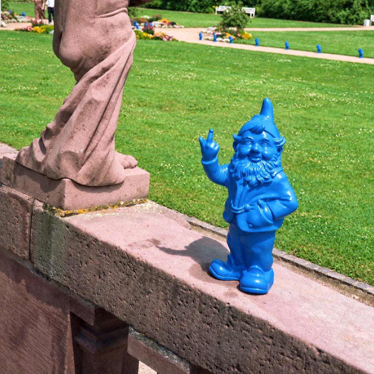 Ottmar Hörl Activist Gnome sculpture display