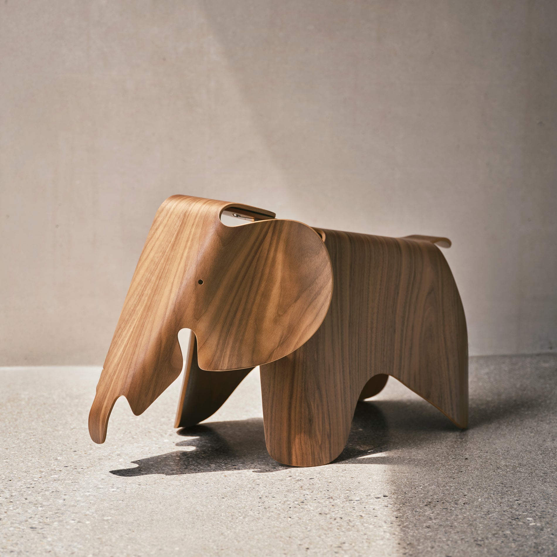 Vitra Eames Elephant イームスエレファント　プライウッド Charles and Ray Eames Elephant by Vitra – Vertigo Home