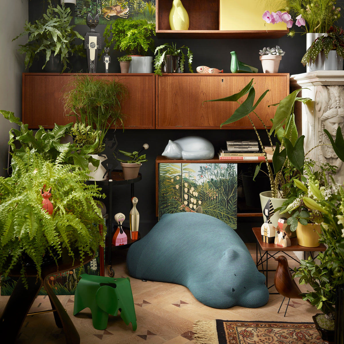 Resting Bear by Front for Vitra, lifestyle view