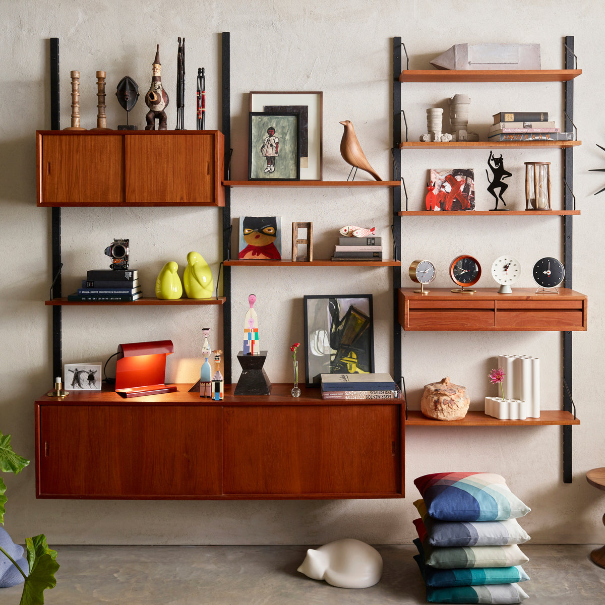 Resting Cat by Front for Vitra, lifestyle view