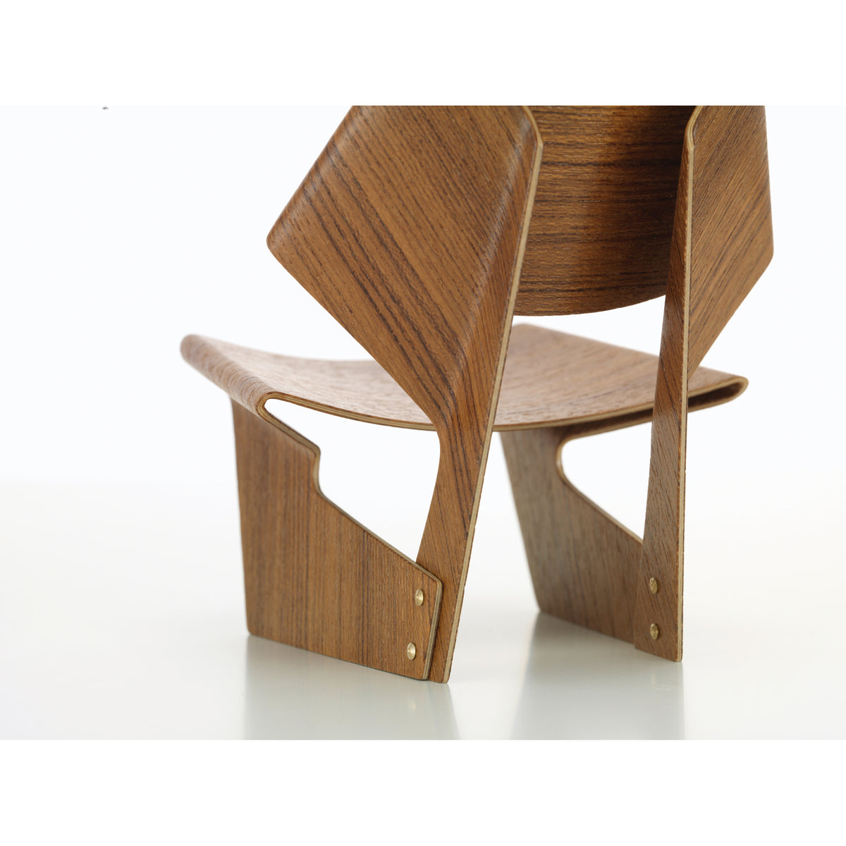 Miniature GJ Plywood Chair by Jalk for Vitra, detail view
