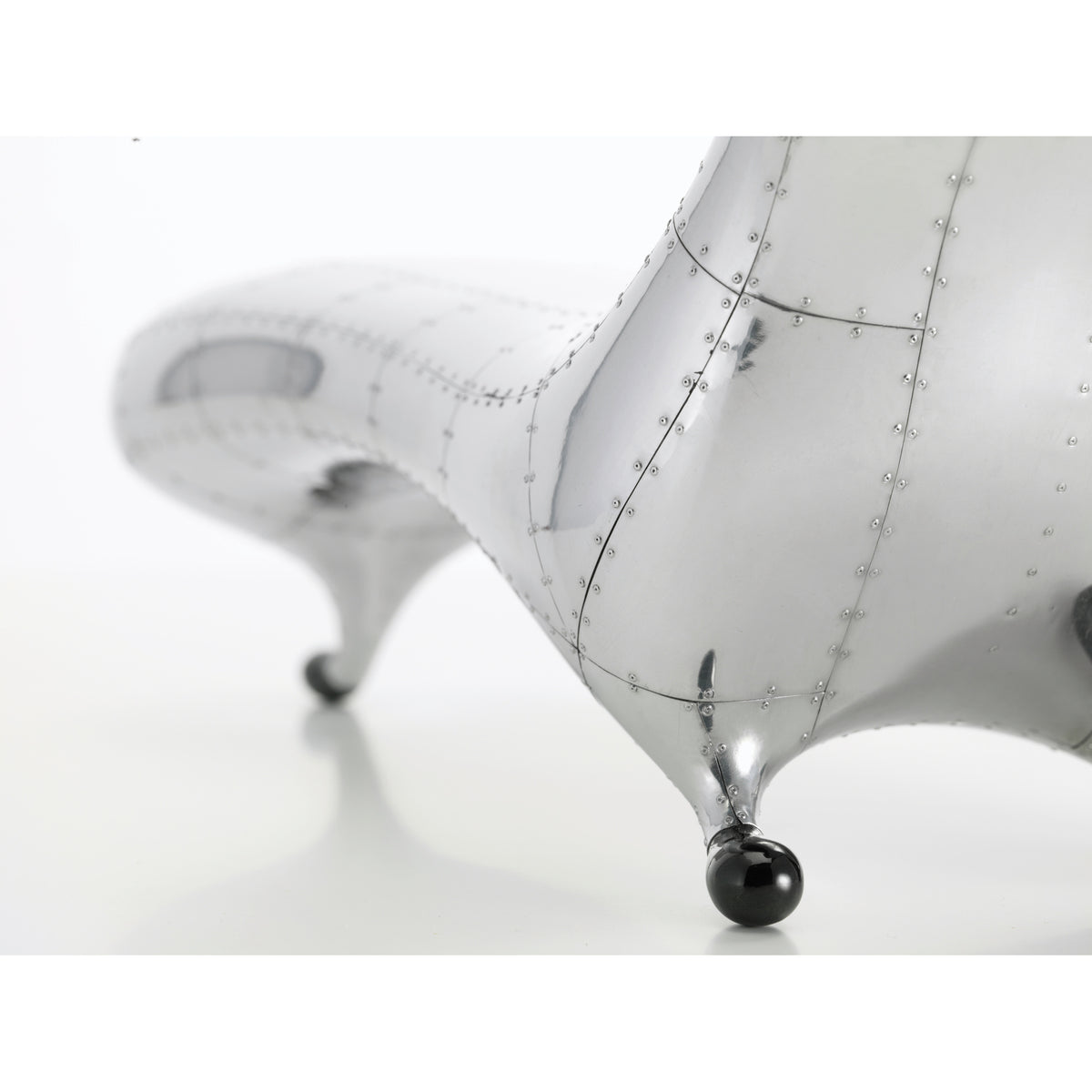 Miniature Lockheed Lounge by Newson by Vitra, detail view