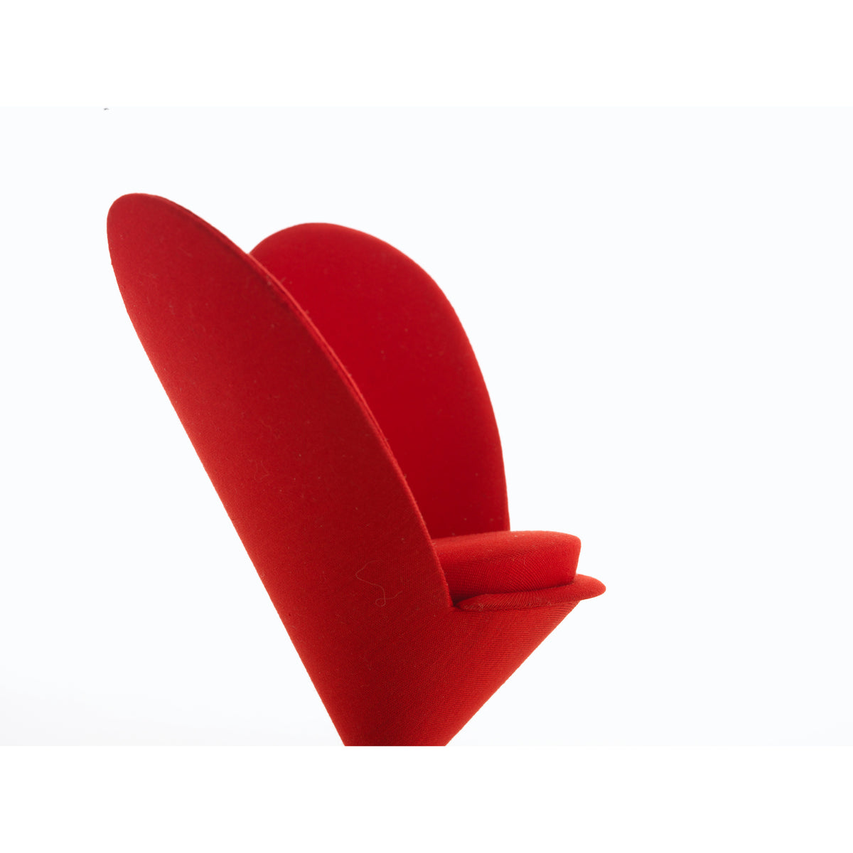 Miniature Heart Cone Chair by Panton for Vitra, detail view