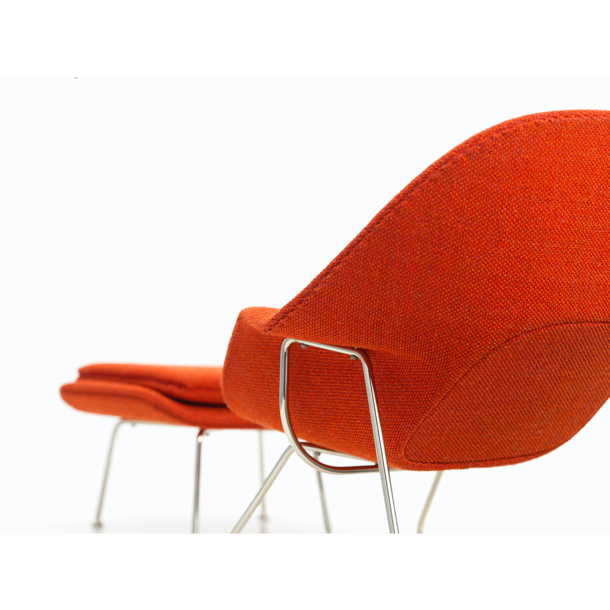 Miniature Womb Chair + Ottoman by Saarinen for Vitra, detail view