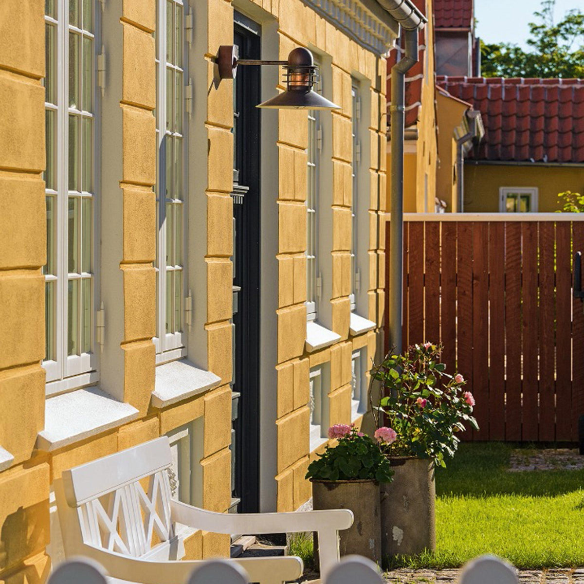 Nyhavn Outdoor Wall Light by Louis Poulsen