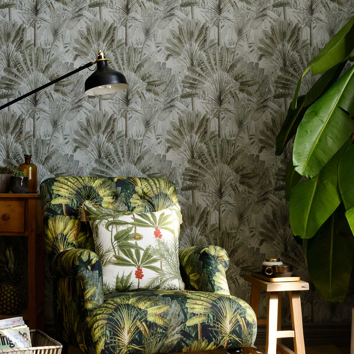Traveller's Palm Wallpaper by MINDTHEGAP