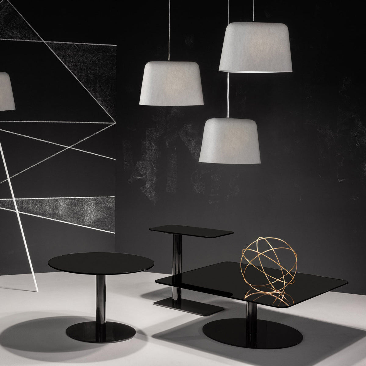 Flash Circle Table - Black by Tom Dixon