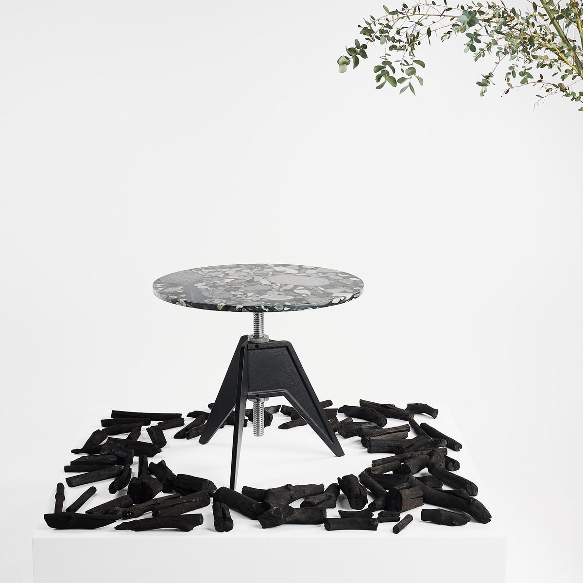 Screw Cafe Table - Pebble Marble Top by Tom Dixon